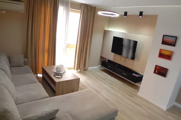 Shtepi me qera 1+1 ne Tirane - 70,000 Leke