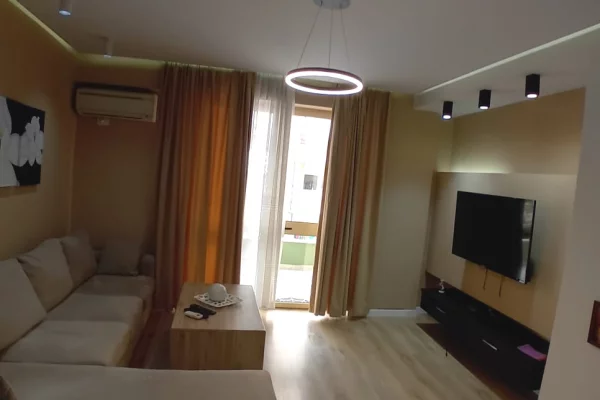 Shtepi me qera Apartament ne Tirane, 1+1, Mobilimi E mobiluar, Pagesa 70,000  Leke.