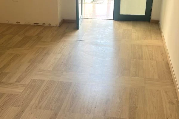 Ambient biznesi me qera 3+1 ne Tirane - 30,000 Leke