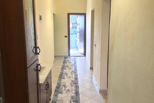 Shtepi me qera Apartament ne Tirane, 2+1, Mobilimi E mobiluar, Pagesa 450  Euro.