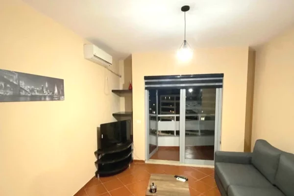 Shtepi me qera 1+1 ne Tirane - 45,000 Leke