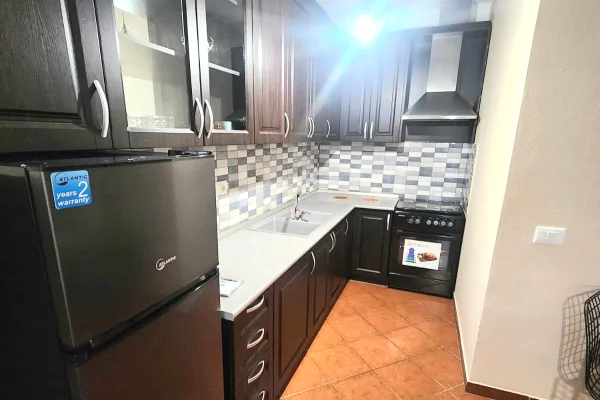 Shtepi me qera Apartament ne Tirane, 1+1, Mobilimi E mobiluar, Pagesa 45,000  Leke.