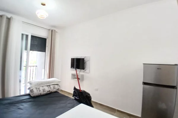 Shtepi me qera Apartament ne Tirane, Garsoniere, Mobilimi E mobiluar, Pagesa 35,000  Leke.