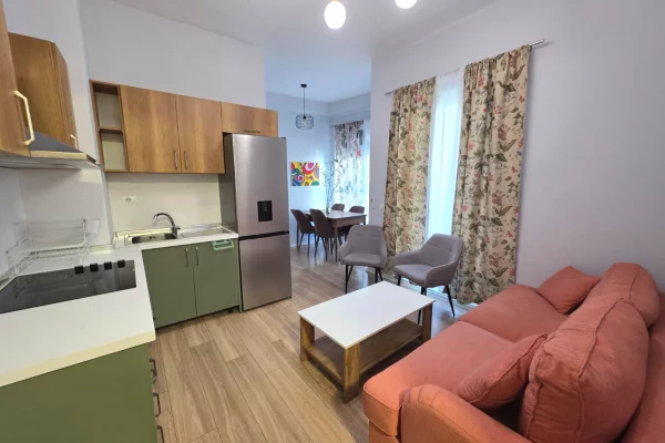 Shtepi me qera Apartament ne Tirane, 1+1, Mobilimi E mobiluar, Pagesa 45,000  Leke.