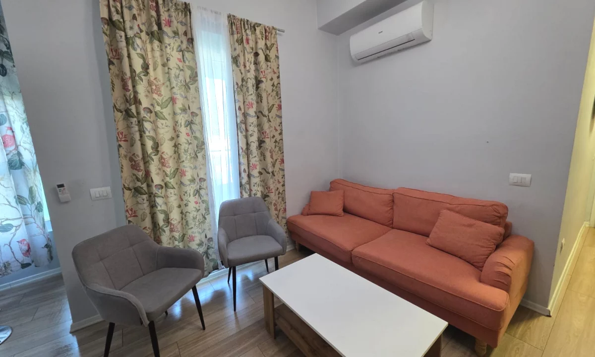 Shtepi me qera Apartament ne Tirane, 1+1, Mobilimi E mobiluar, Pagesa 45,000  Leke.
