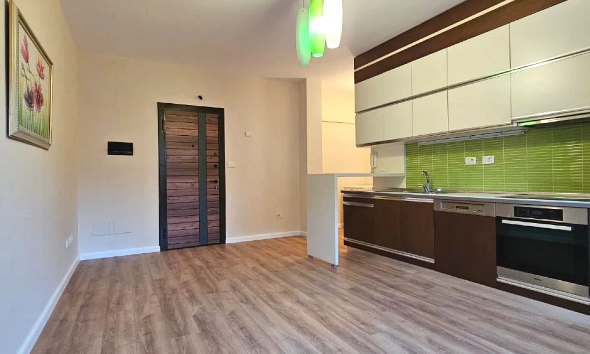 Shtepi ne shitje Apartament ne Tirane, 2+1, Mobilimi Pjeserisht e mobiluar, Pagesa 234,000  Euro.