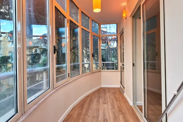 Shtepi ne shitje Apartament ne Tirane, 2+1, Mobilimi Pjeserisht e mobiluar, Pagesa 234,000  Euro.