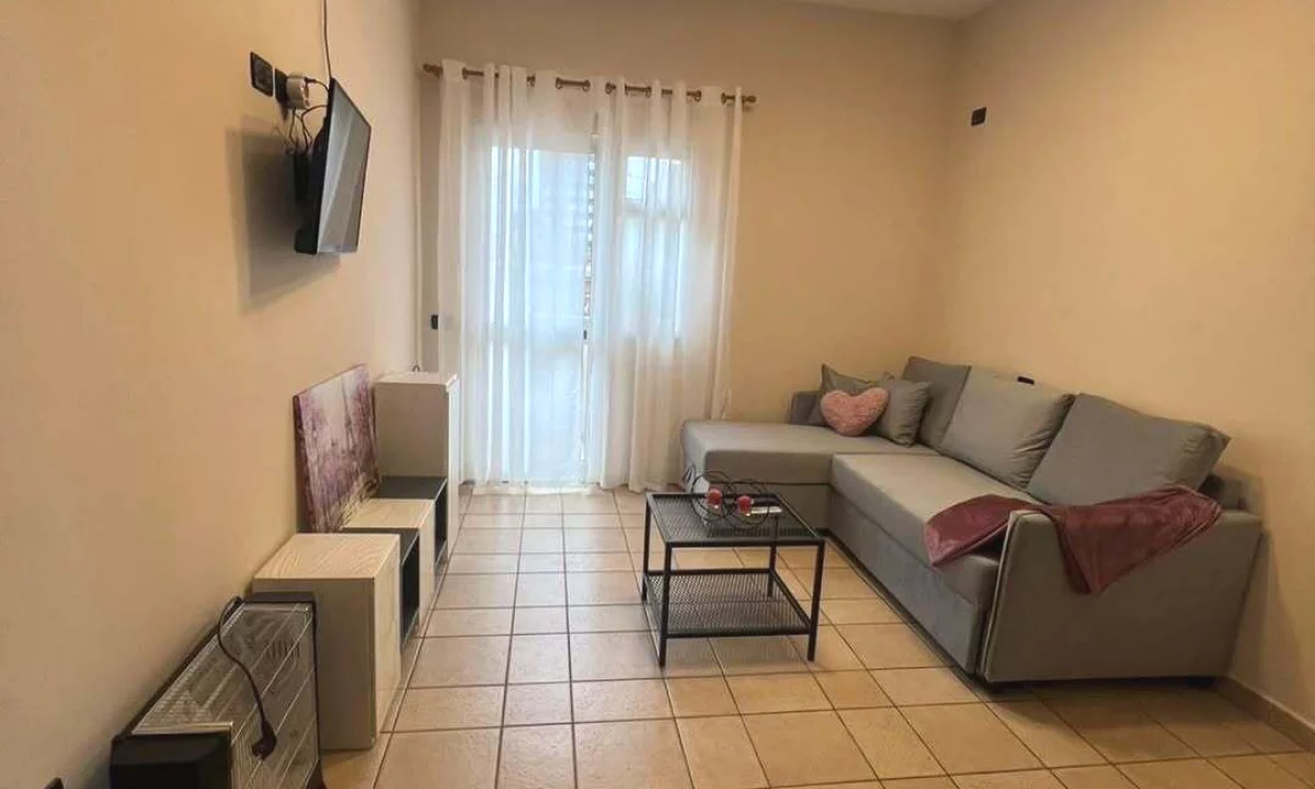Shtepi me qera Apartament ne Tirane, 2+1, Mobilimi E mobiluar, Pagesa 50,000  Leke.