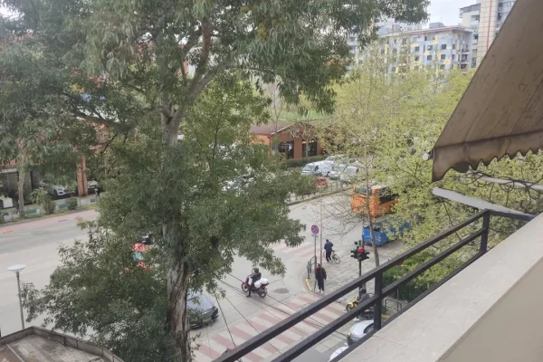 Shtepi me qera Apartament ne Tirane, 2+1, Mobilimi E mobiluar, Pagesa 50,000  Leke.