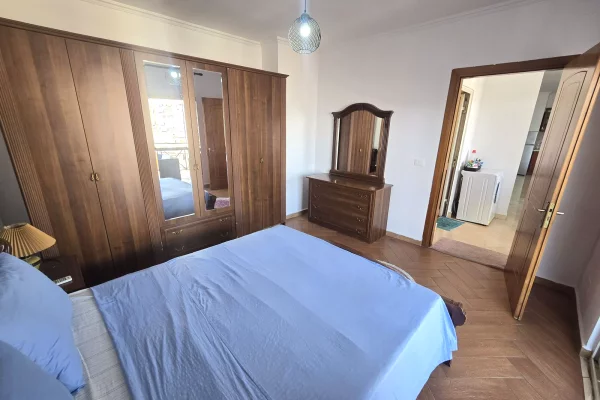 Shtepi me qera Apartament ne Tirane, 2+1, Mobilimi E mobiluar, Pagesa 65,000  Leke.