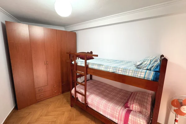Shtepi me qera Apartament ne Tirane, 2+1, Mobilimi E mobiluar, Pagesa 65,000  Leke.