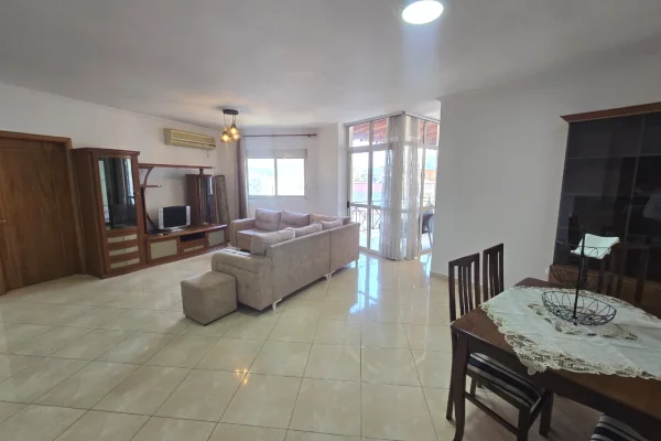 Shtepi me qera Apartament ne Tirane, 2+1, Mobilimi E mobiluar, Pagesa 65,000  Leke.