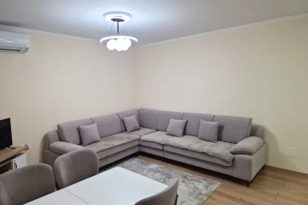 Shtepi ne shitje Apartament ne Tirane, 1+1, Mobilimi E mobiluar, Pagesa 155,000  Euro.