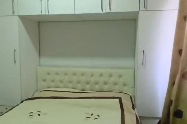 Shtepi ne shitje Apartament ne Tirane, 2+1, Mobilimi E mobiluar, Pagesa 12,400,000  Leke.
