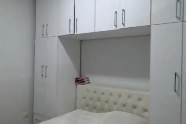 Shtepi ne shitje Apartament ne Tirane, 2+1, Mobilimi E mobiluar, Pagesa 12,400,000  Leke.