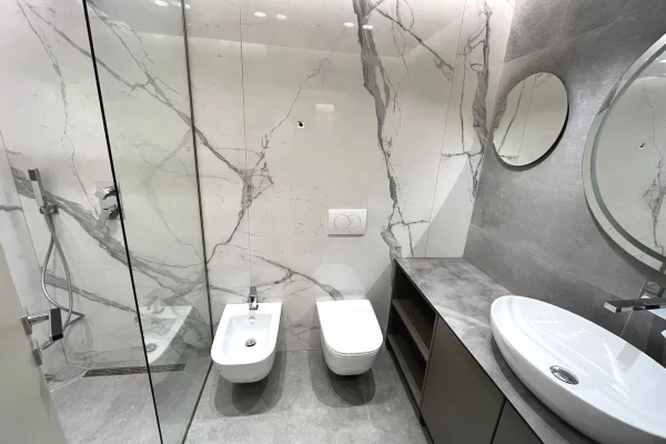 Shtepi me qera Apartament ne Tirane, 3+1, Mobilimi E mobiluar, Pagesa 1,800  Euro.