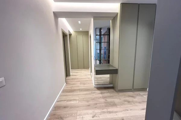 Shtepi me qera Apartament ne Tirane, 3+1, Mobilimi E mobiluar, Pagesa 1,800  Euro.