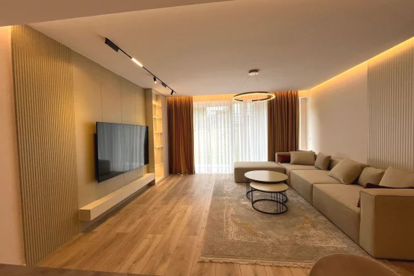 Shtepi me qera 3+1 ne Tirane - 1,800 Euro