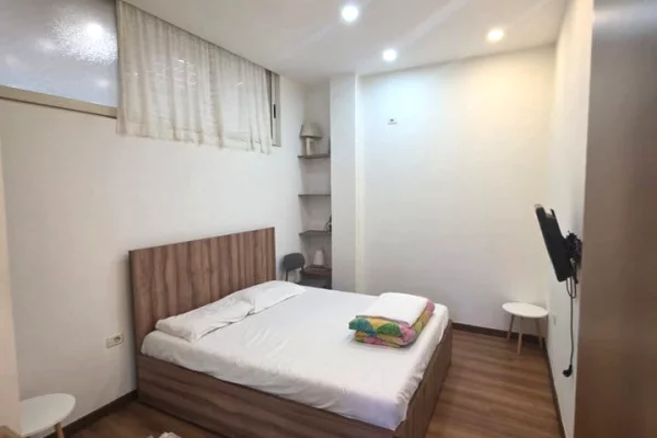 Shtepi me qera Apartament ne Tirane, 1+1, Mobilimi E mobiluar, Pagesa 600  Euro.