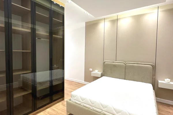 Shtepi ne shitje Apartament ne Tirane, 2+1, Mobilimi E mobiluar, Pagesa 21,500,000  Leke.