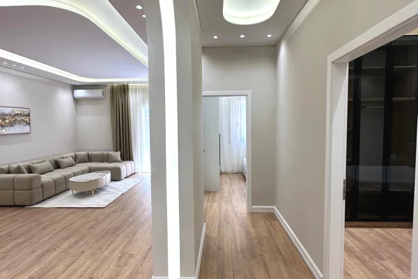 Shtepi ne shitje Apartament ne Tirane, 2+1, Mobilimi E mobiluar, Pagesa 21,500,000  Leke.