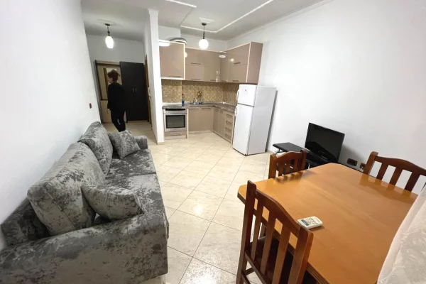 Shtepi me qera 2+1 ne Tirane - 50,000 Leke