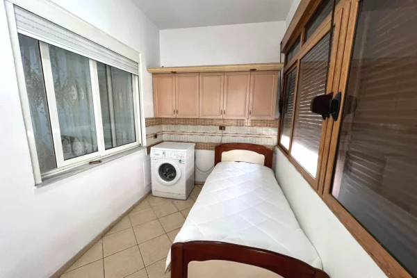 Shtepi me qera Apartament ne Tirane, 2+1, Mobilimi E mobiluar, Pagesa 50,000  Leke.