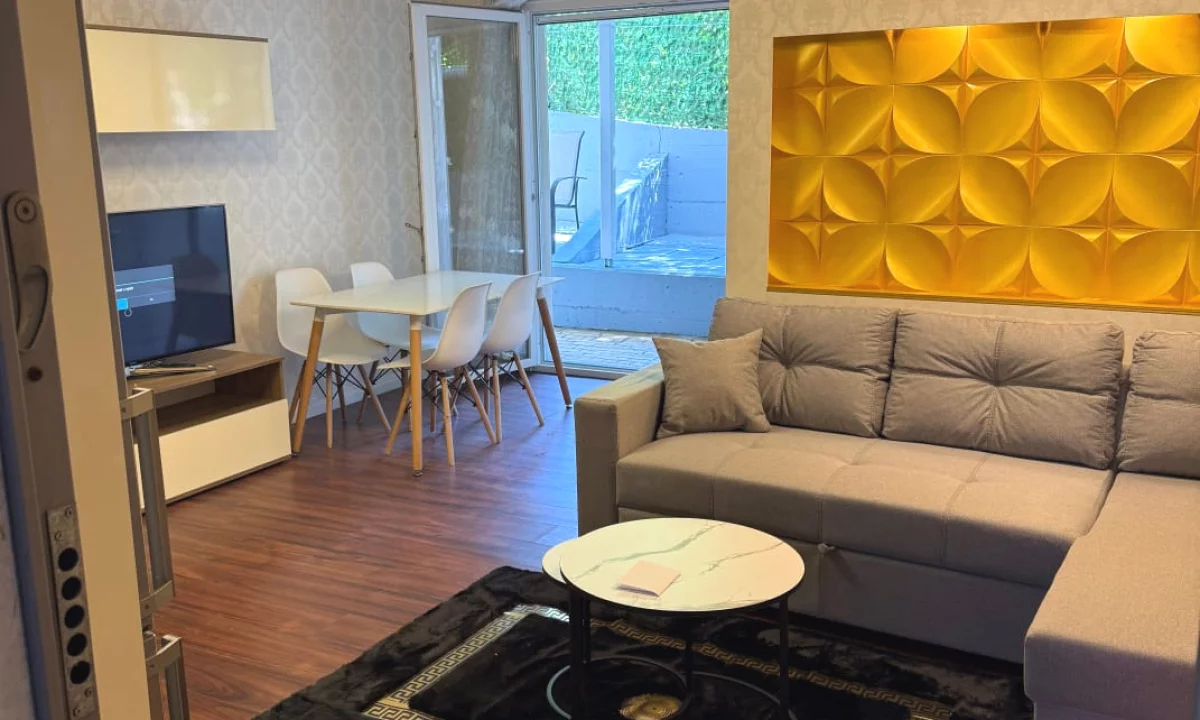 Shtepi me qera Apartament ne Tirane, 2+1, Mobilimi E mobiluar, Pagesa 750  Euro.