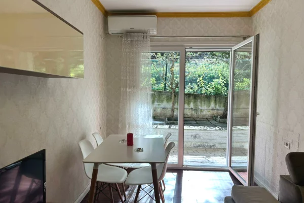 Shtepi me qera Apartament ne Tirane, 2+1, Mobilimi E mobiluar, Pagesa 750  Euro.