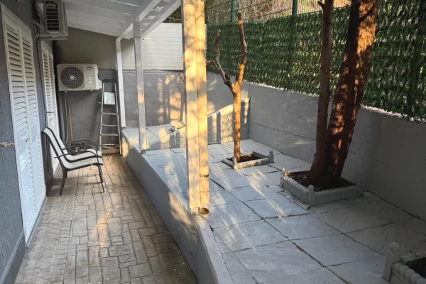 Shtepi me qera Apartament ne Tirane, 2+1, Mobilimi E mobiluar, Pagesa 750  Euro.