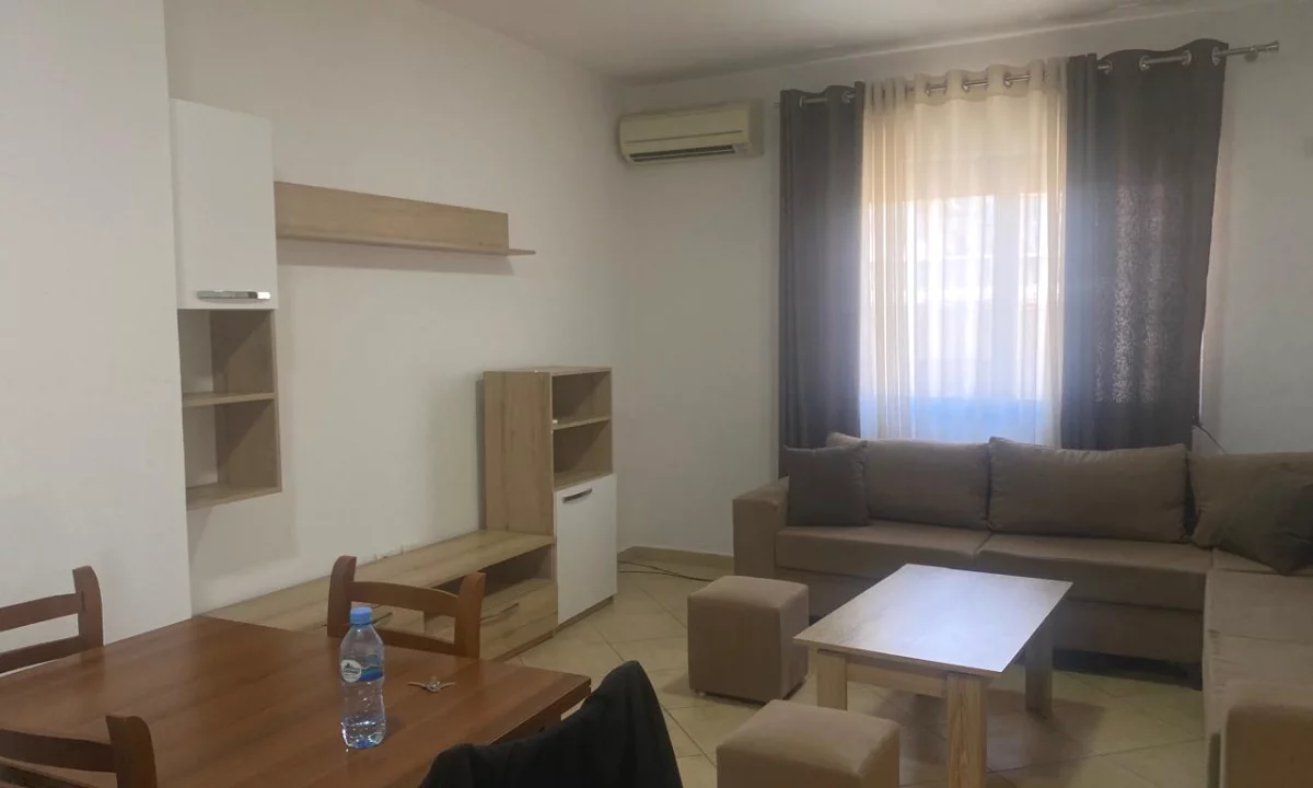 Shtepi me qera Apartament ne Tirane, 1+1, Mobilimi E mobiluar, Pagesa 50,000  Leke.