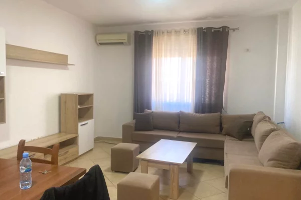 Shtepi me qera Apartament ne Tirane, 1+1, Mobilimi E mobiluar, Pagesa 50,000  Leke.