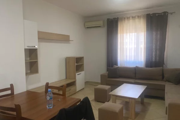 Shtepi me qera 1+1 ne Tirane - 50,000 Leke