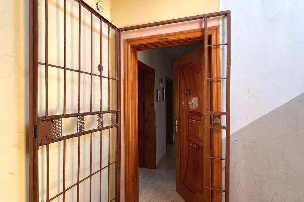 Shtepi me qera Apartament ne Tirane, 2+1, Mobilimi E mobiluar, Pagesa 50,000  Leke.