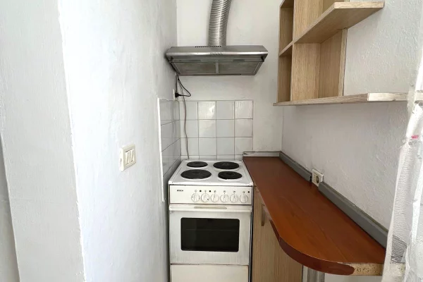 Shtepi me qera Apartament ne Tirane, 2+1, Mobilimi E mobiluar, Pagesa 50,000  Leke.