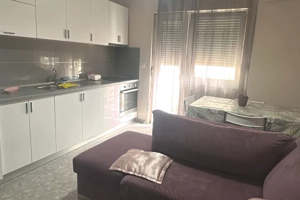 Shitet apartament 2+1 te rrethrrotullimi i Zogut te Zi 