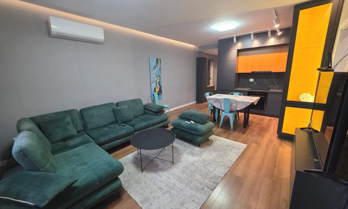 Shtepi ne shitje Apartament ne Tirane, 1+1, Mobilimi E mobiluar, Pagesa 160,000  Euro.