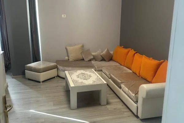 Shtepi me qera 2+1 ne Tirane - 750 Euro