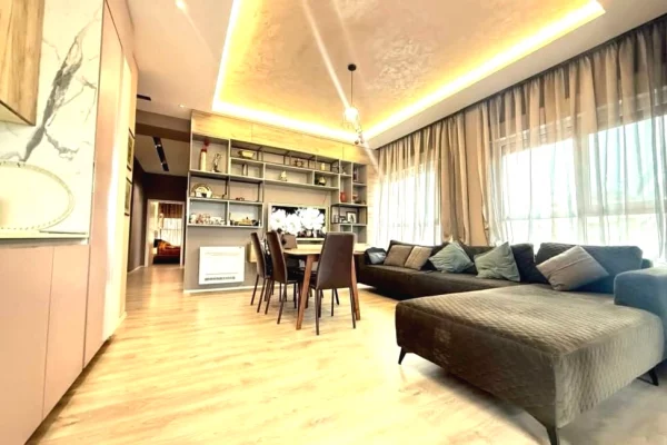 Ekskluzive ALI DEMI, KOMPLEKSI MANGALEMI ^ Shesim super super apartament 2+1+2