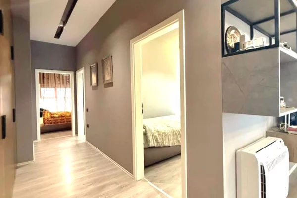 Shtepi ne shitje Apartament ne Tirane, 2+1, Mobilimi E mobiluar, Pagesa 180,000  Euro.
