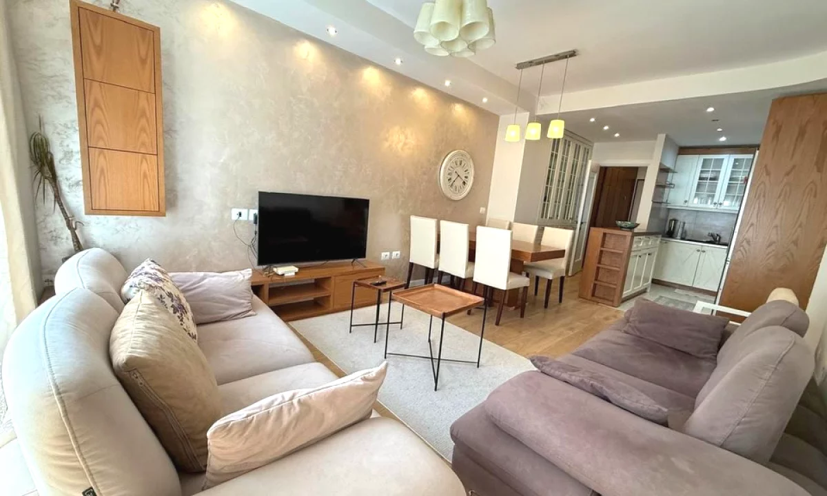 Shtepi ne shitje Apartament ne Tirane, 3+1, Mobilimi E mobiluar, Pagesa 249,000  Euro.