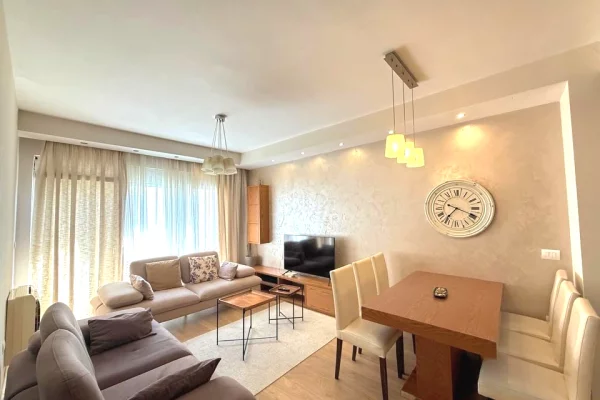 Shtepi ne shitje Apartament ne Tirane, 3+1, Mobilimi E mobiluar, Pagesa 249,000  Euro.