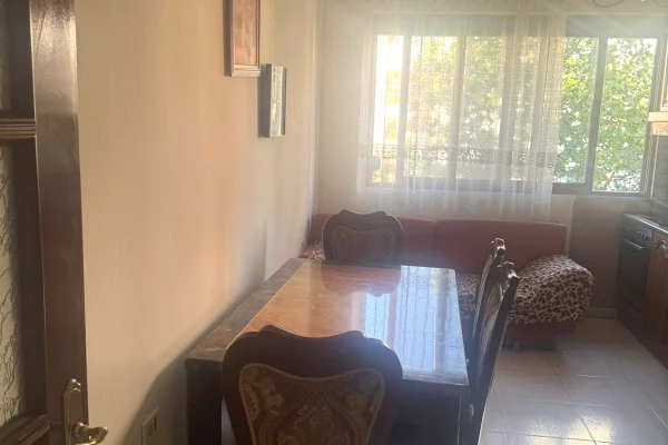 Shtepi me qera 1+1 ne Tirane - 40,000 Leke