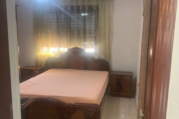 Shtepi me qera Apartament ne Tirane, 1+1, Mobilimi E mobiluar, Pagesa 40,000  Leke.