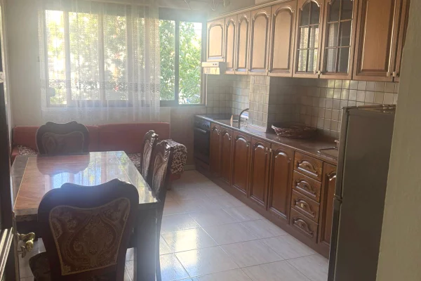 Shtepi me qera Apartament ne Tirane, 1+1, Mobilimi E mobiluar, Pagesa 40,000  Leke.