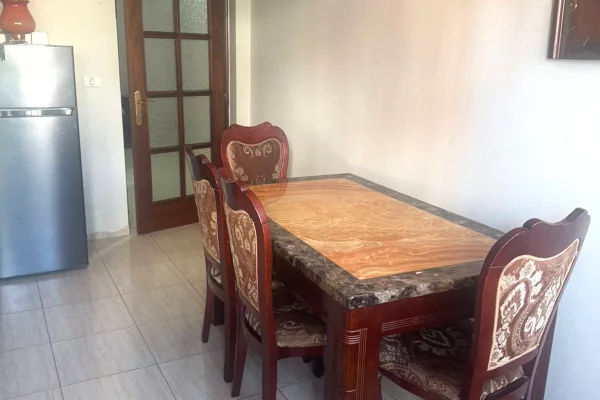 Shtepi me qera Apartament ne Tirane, 1+1, Mobilimi E mobiluar, Pagesa 40,000  Leke.