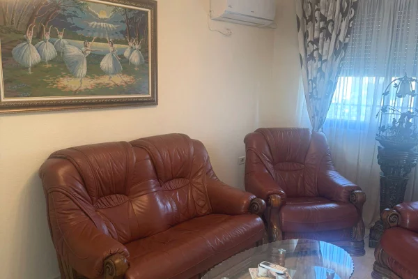 Shtepi me qera Apartament ne Tirane, 1+1, Mobilimi E mobiluar, Pagesa 40,000  Leke.