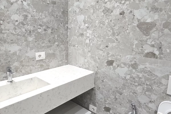 Shtepi ne shitje Apartament ne Tirane, 2+1, Mobilimi Bosh, pa mobiluar, Pagesa 220,000  Euro.