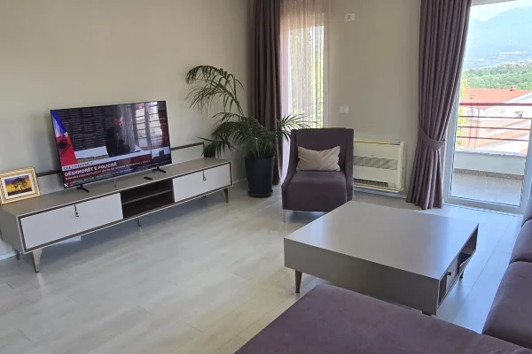 Shtepi me qera Apartament ne Tirane, 3+1, Mobilimi E mobiluar, Pagesa 1,400  Euro.
