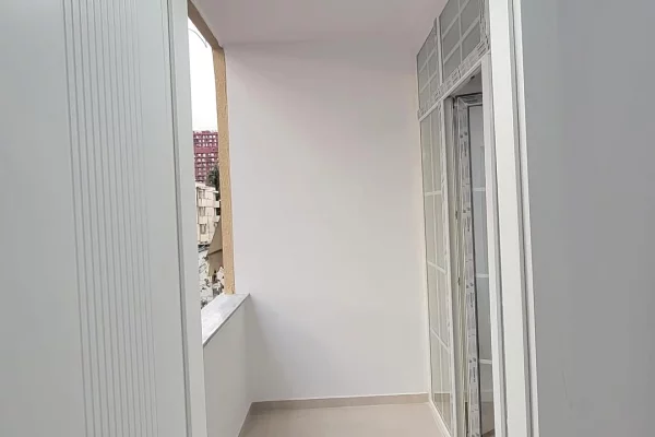 Shtepi ne shitje Apartament ne Tirane, 2+1, Mobilimi Bosh, pa mobiluar, Pagesa 222,000  Euro.